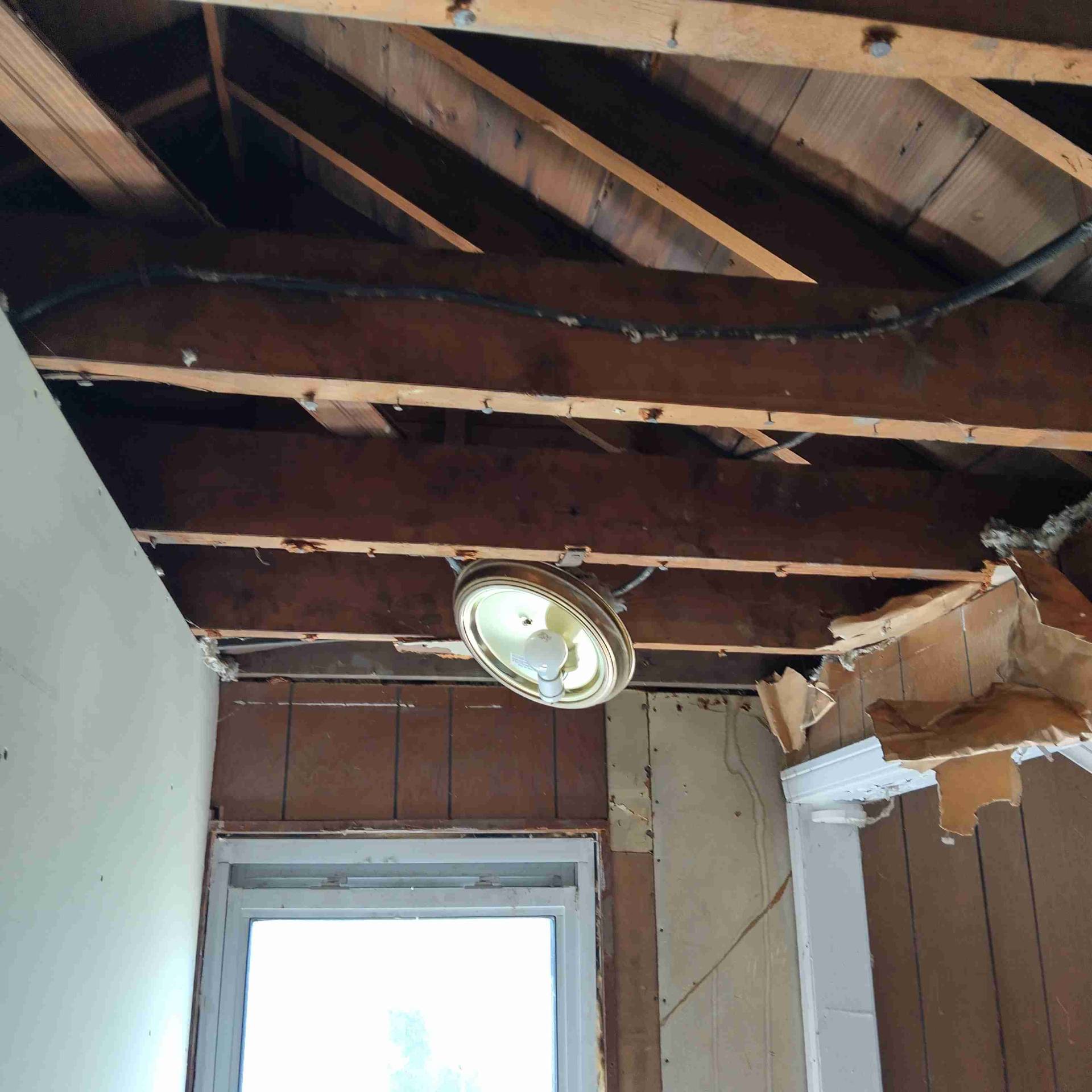 Drywall repair service by contractor in Hialeah